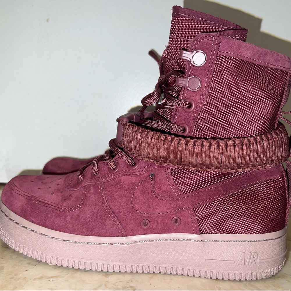 Nike SF AF1 FIF NWOT